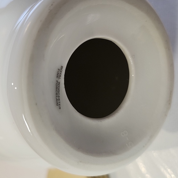 Royal worcester evesham gold pepper tall 6.5" shaker - Picture 2 of 4